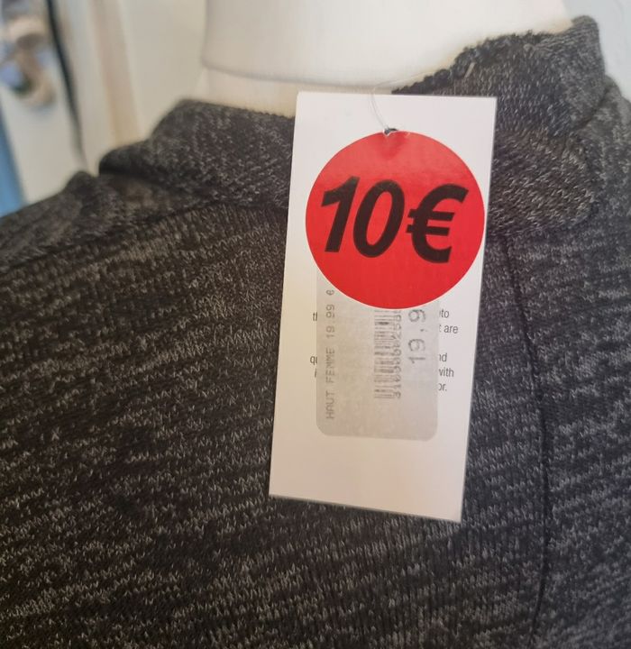 Gilet pendant/cape Gris - photo numéro 3