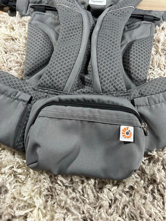 Ergobaby omni breeze graphite grey