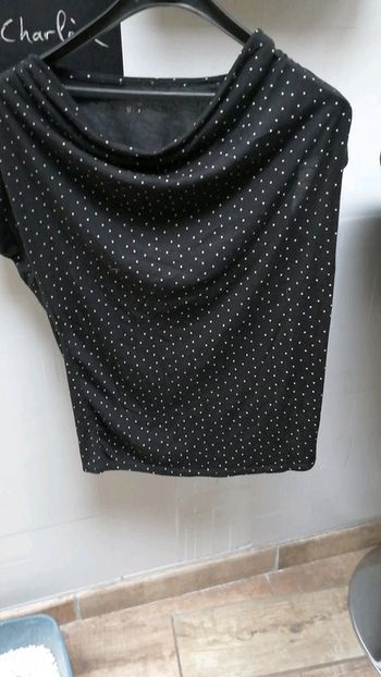 T-shirt noir à pois in extenso