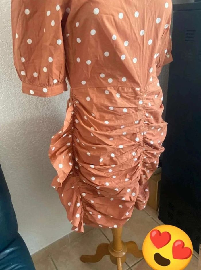 Robe à  petits  pois  neuf  T42 - photo numéro 3