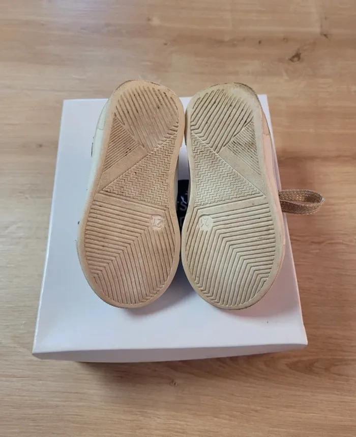 Baskets montantes dorées fille taille 21 - photo numéro 8