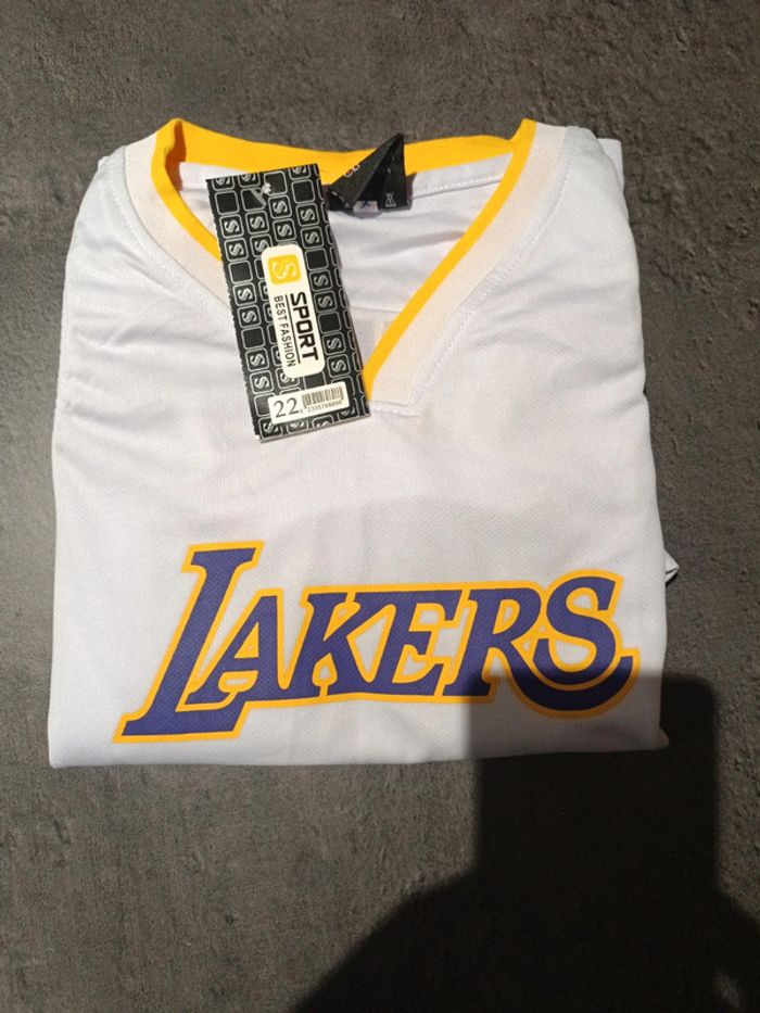 Tenue NBA Los Angeles Lakers Kobe Bryant blanc. T.22 - photo numéro 4