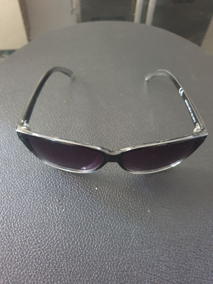 Lunettes de soleil - photo numéro 2