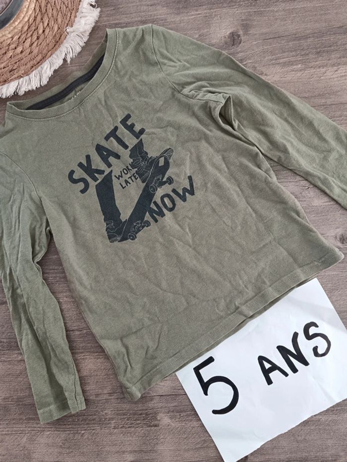 🌞T shirt kaki Kiabi très bon état peu porté