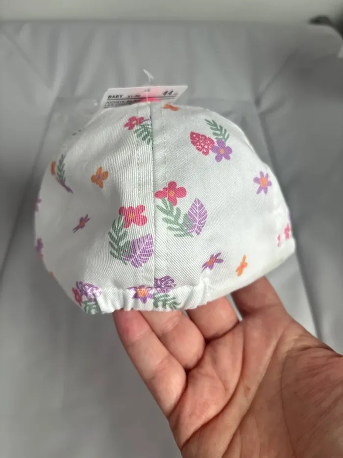 Casquette bébé fille t 44 - photo numéro 2