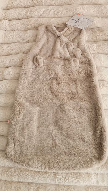 Magnifique Gigoteuse hiver en fausse fourrure Noukie's 6-24 mois Neuf