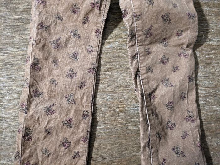 Pantalon velours marron fleurs h&m slim comme neuf 5 - 6 ans fille - photo numéro 4
