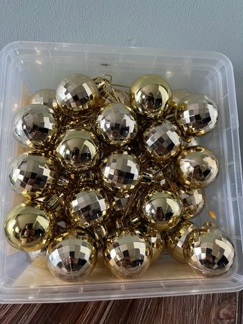 Boules de Noël dorées