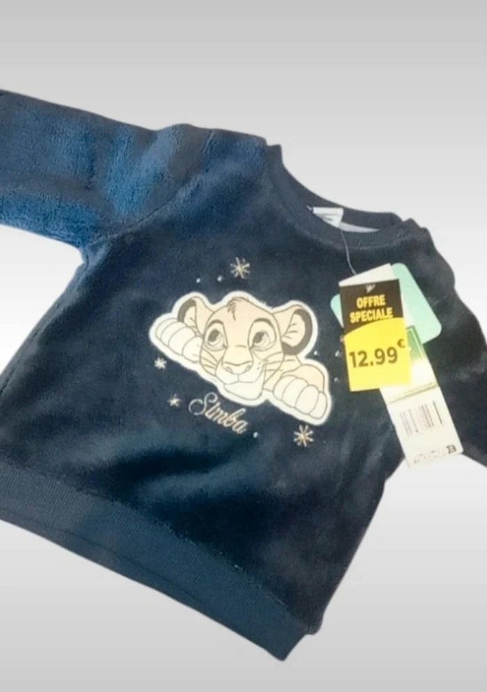 Pulls simba 12 mois