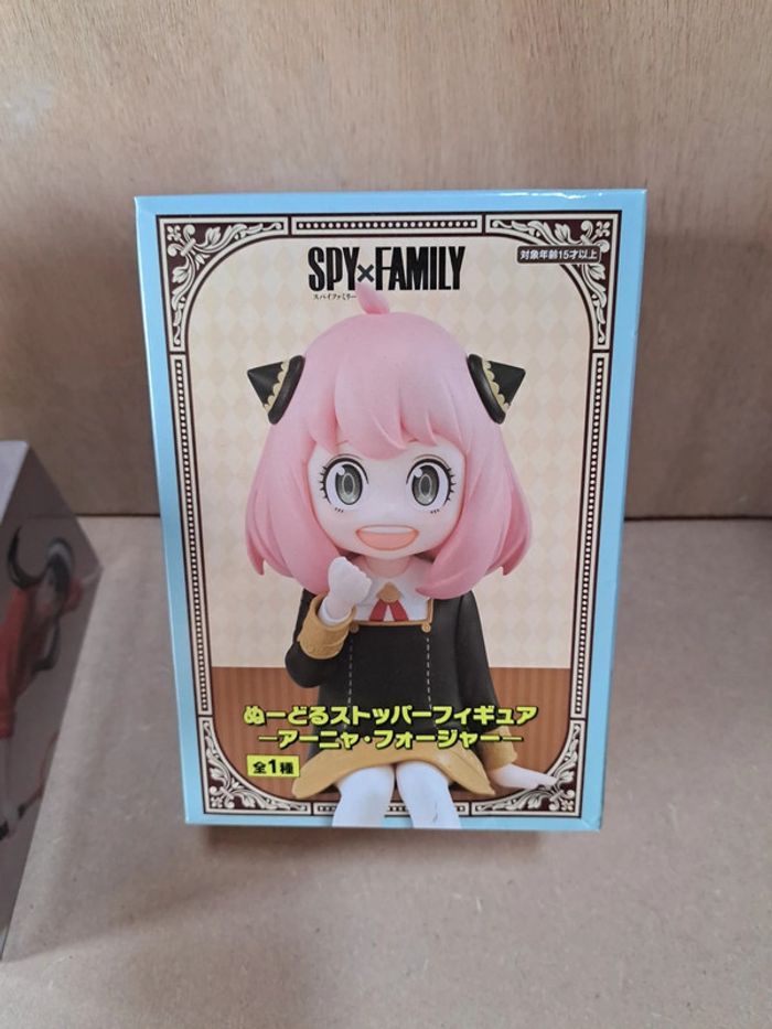 Anya Forger spy x family figurine manga furyu