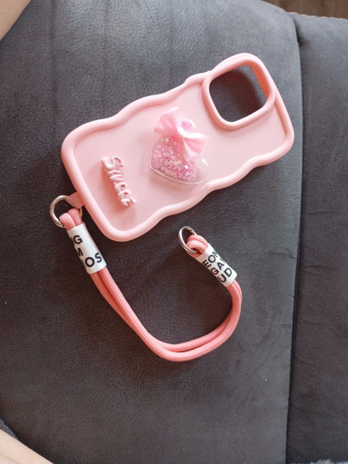 Coque rose redmi 13c + accessoires ( lance de téléphone, petit sticker coeur + sweet )