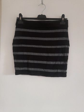 🟢 Jupe noir et grise