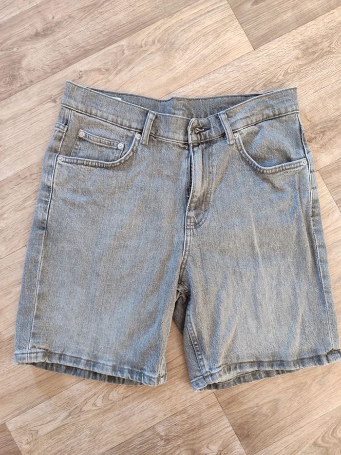 Bermuda en jean gris Zara
