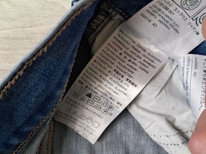 Jeans levi's super skinny 710 25w L30 - photo numéro 4