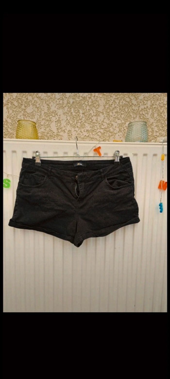 🖤Short noir T 42 Mim