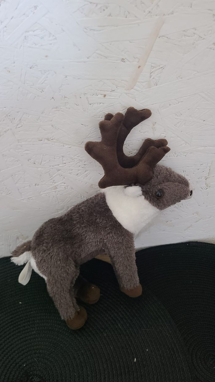peluche renne debout
