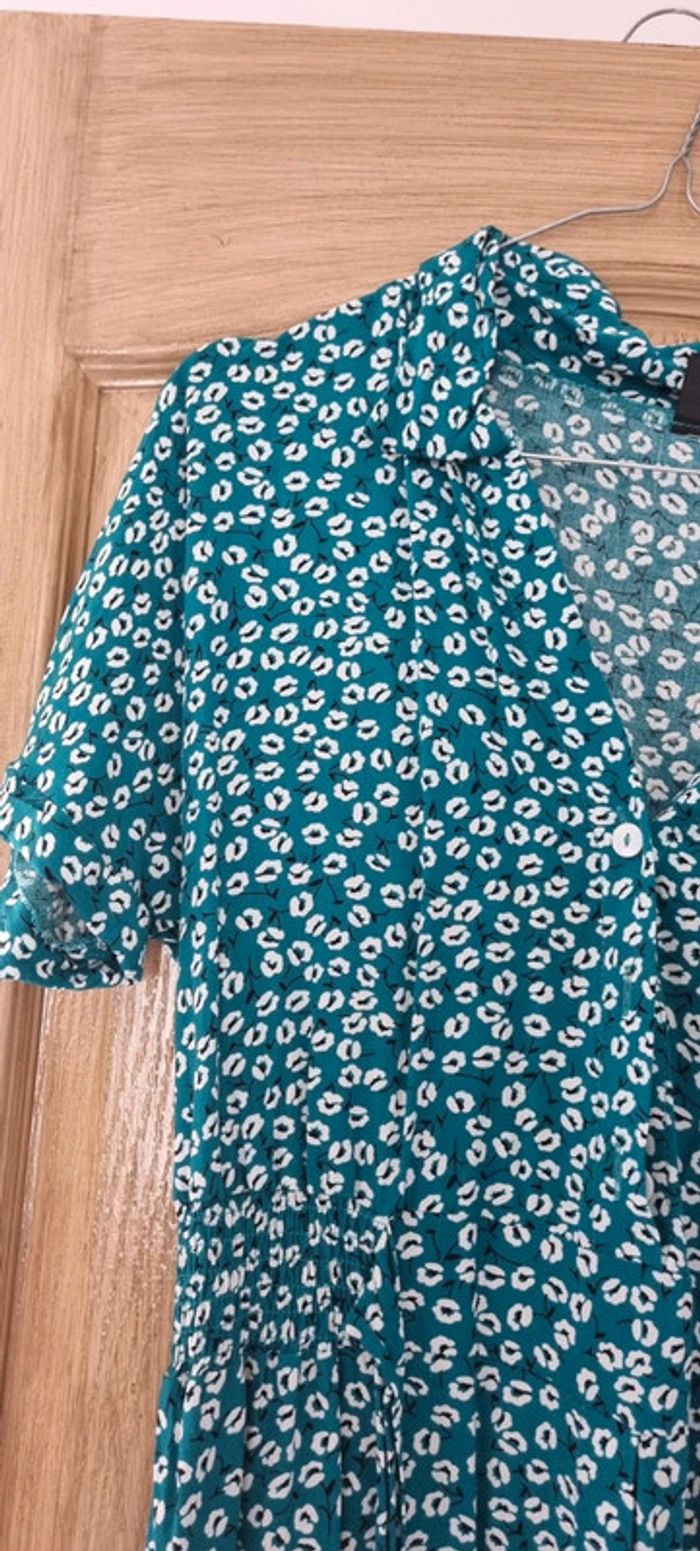 Robe fleurie vert foncé - photo numéro 4