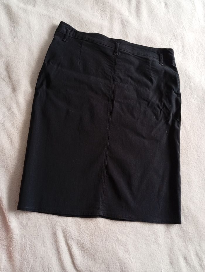 Jupe noire longueur du genou 40 - photo numéro 8