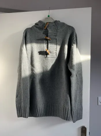 Pull gris