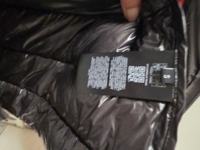 Super doudoune GUESS authentique neuve avec étiquette - photo numéro 4