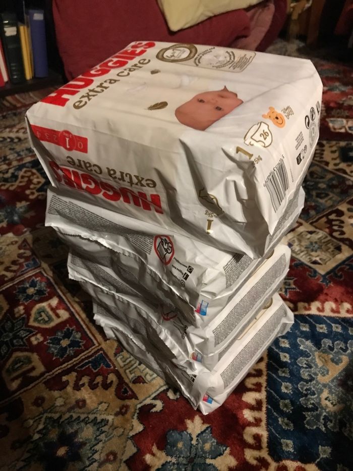 Neuf lot de 4 paquets de couches extra care  Huggies  taille 1 soit 104 couches - photo numéro 2