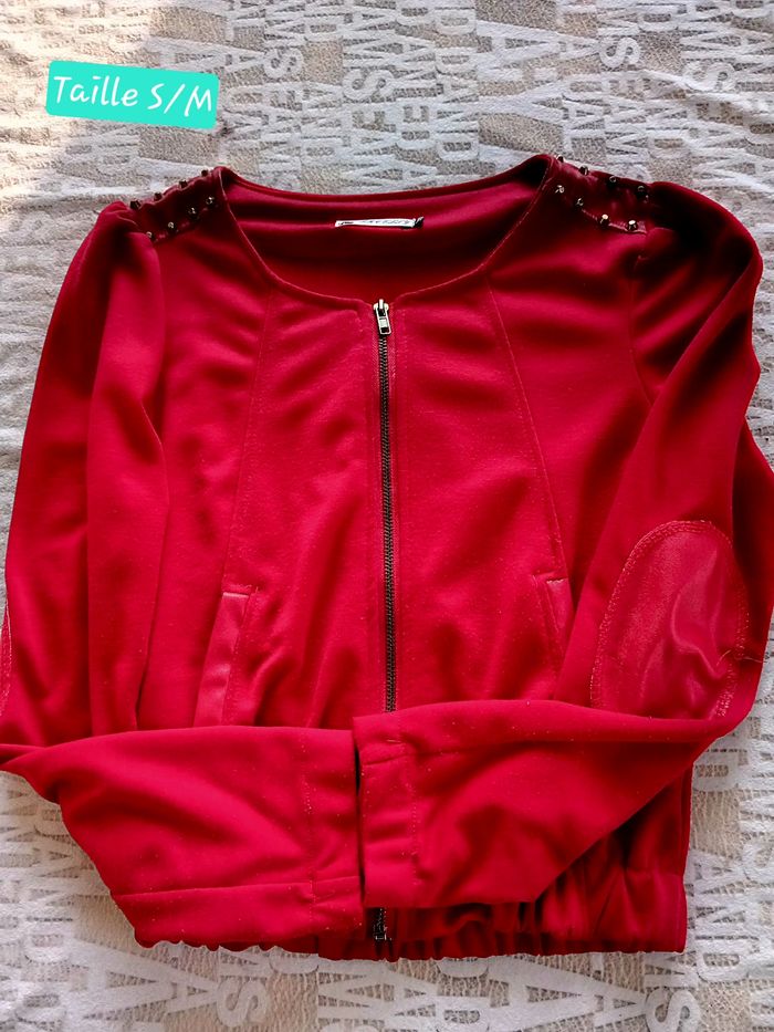 Boléro rouge zippé en taille S/M