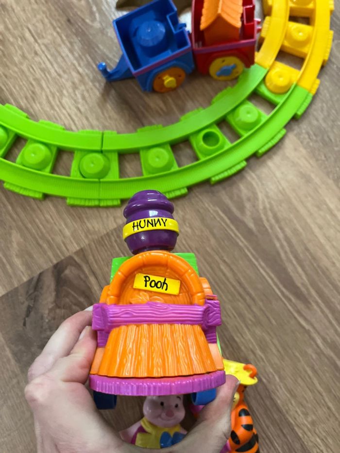 Petit circuit train Mega Bloks Disney - photo numéro 8