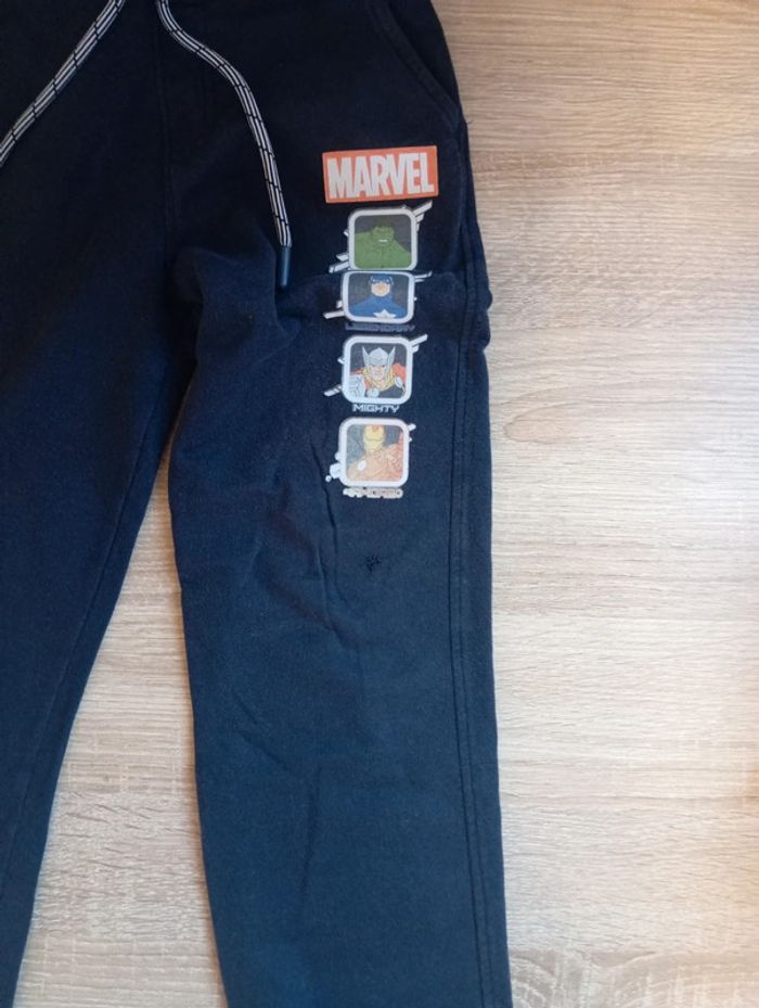 Lot 5 bas de jogging avec accros taille 8ans - photo numéro 6