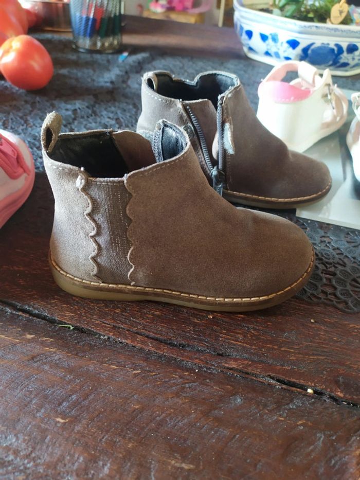 Lot chaussures fille taille 23: sandalettes + bottines + chaussons - photo numéro 10