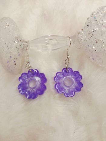 Boucles d'oreilles petites fleurs violettes 