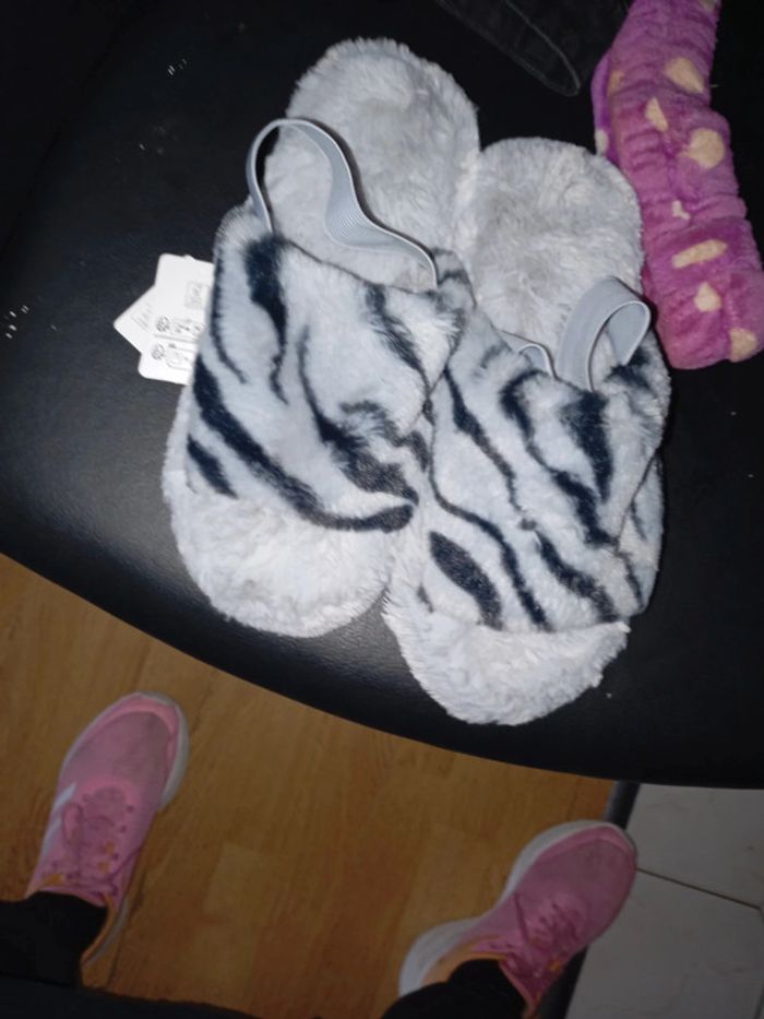 Chausson fourrure neuf étiquette