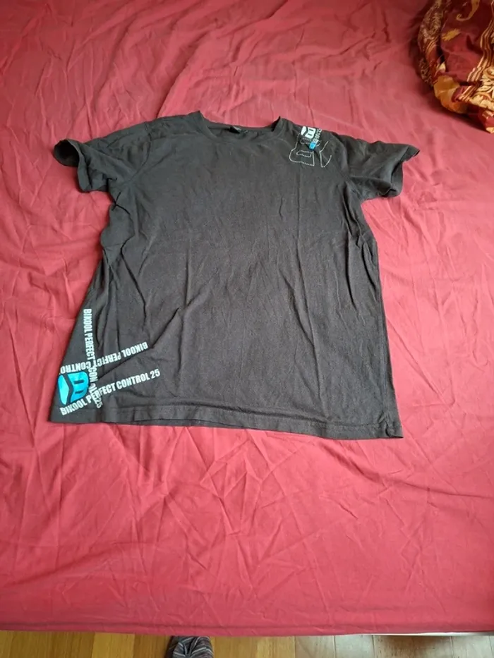 Lot de tee-shirts shirts anvhes courtes 14.ans - photo numéro 12