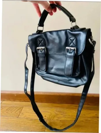 Sublime Sac à main en bandoulière noir mini cartable à boucle et poignée