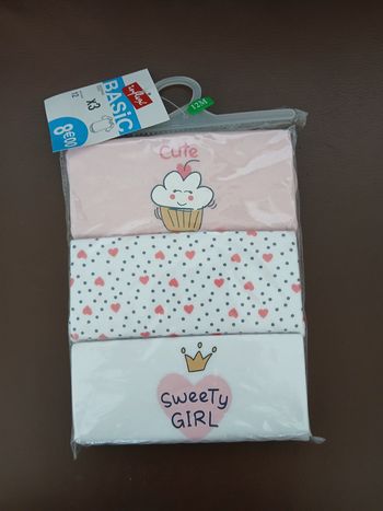 lot de trois bodies manches courtes fille 12 mois