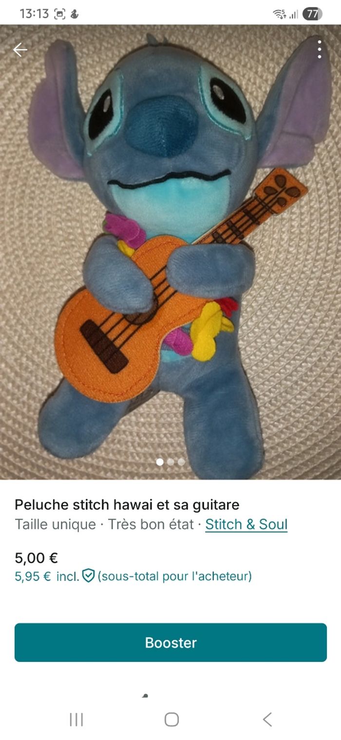 Peluche stitch et sa guitare
