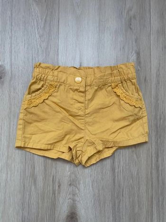 Short Kiabi jaune moutarde 12 mois