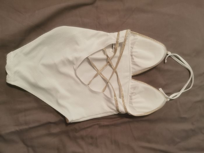Maillot de bain blanc et doré - photo numéro 2