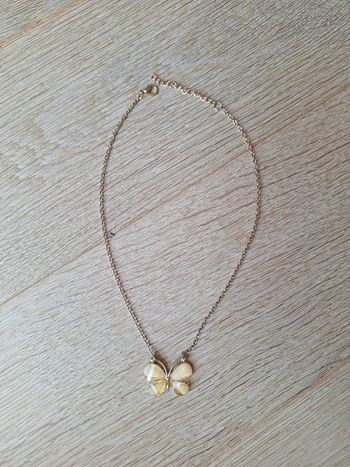 Collier papillon enfant