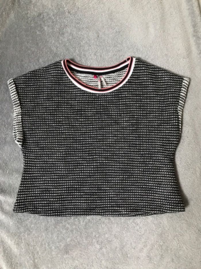 T-shirt court