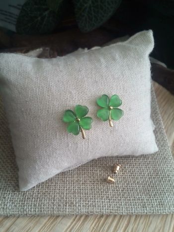 Boucles d'oreilles trèfles à 4 feuilles en pierres oeil de chat