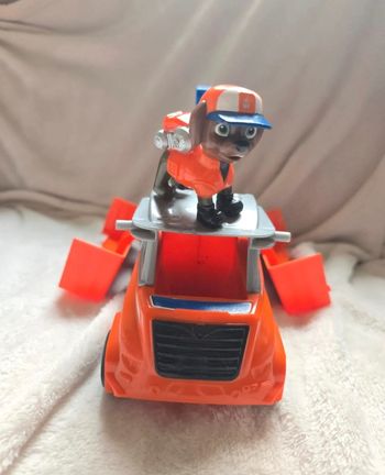 Véhicule big truck Zuma