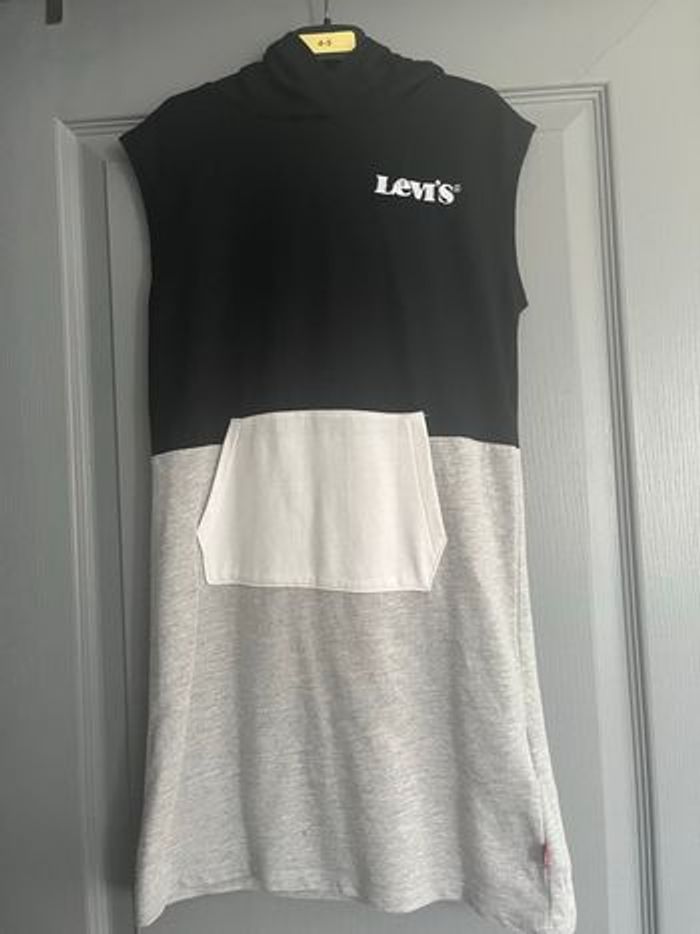 Robe Lévis 8ans