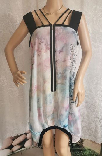 Robe. Bleu turquoise - rose pâle. Taille 40.LMV