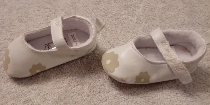 Chaussures 3/6 mois (réf perso 15)(familleac72) - photo numéro 2