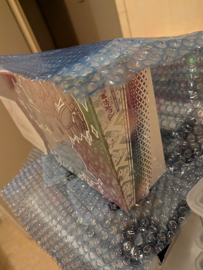 Spc coffret super premium évolutions prismatiques neuf scellé ev8.5 - photo numéro 3