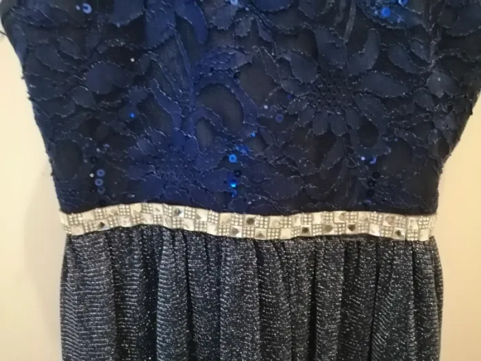 Robe cérémonie bleu marine - photo numéro 2