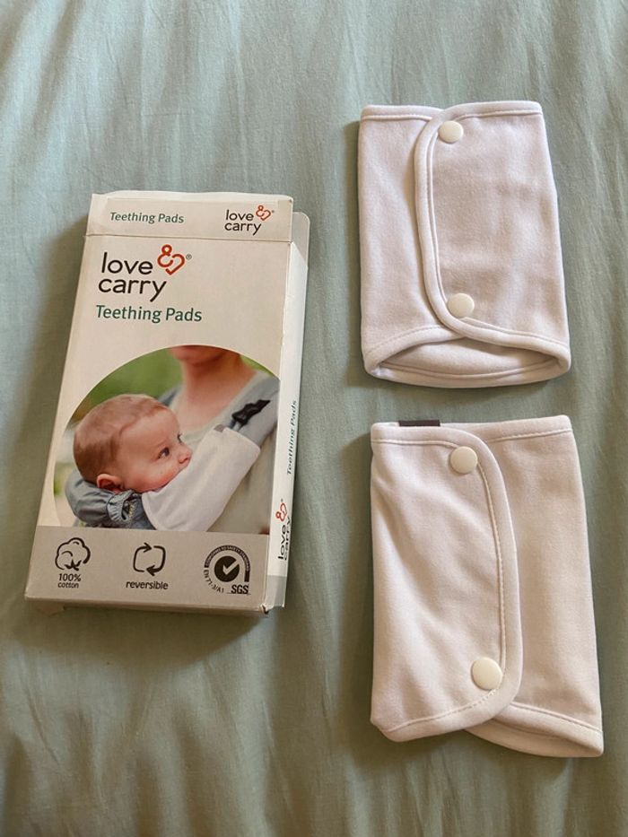 Bavoir protège bretelle teething pads