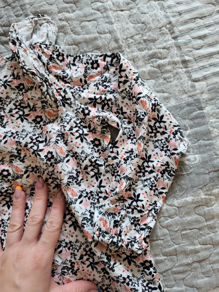 Blouse à fleurs 6 ans - photo numéro 4