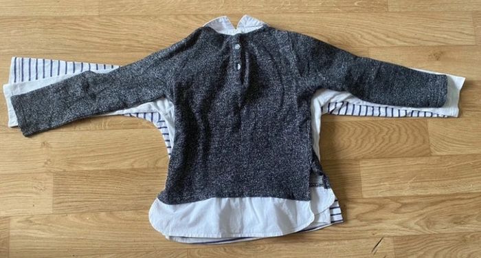 Lot vêtements disney fille - photo numéro 2