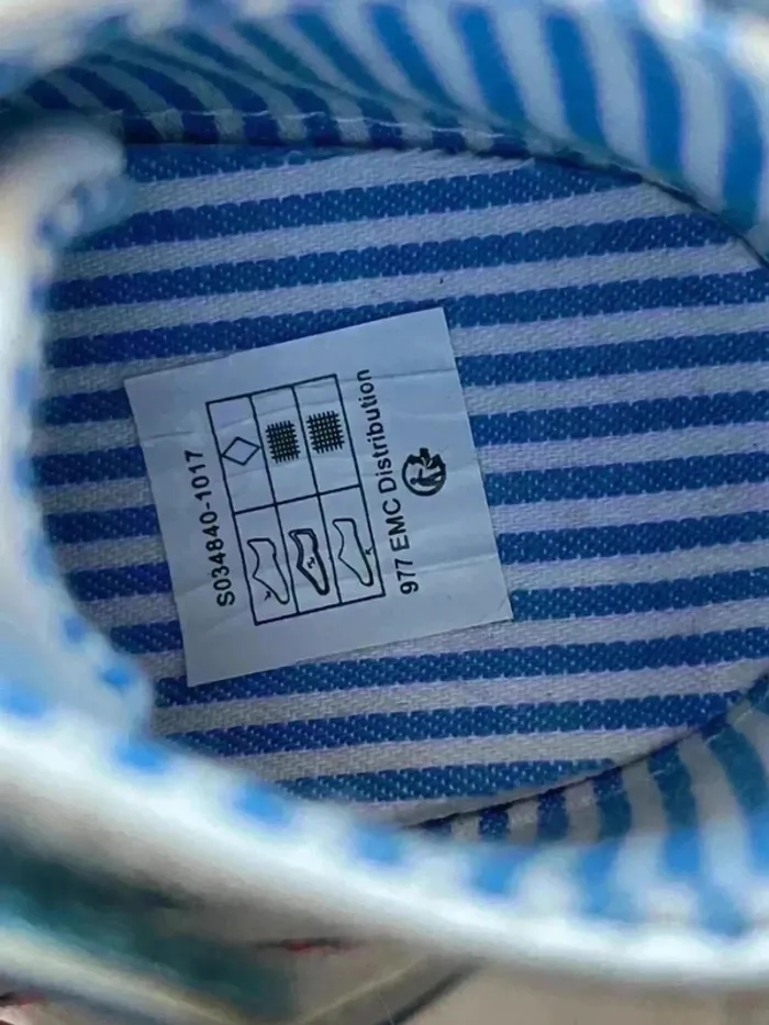Petites chaussures neuve enfant pointure 16/17 - photo numéro 5